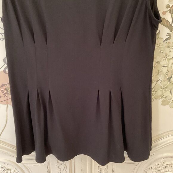 Banana Republic Women's S Black Sleeveless Tank Top Pleated Casual Minimalist - Picture 3 of 9